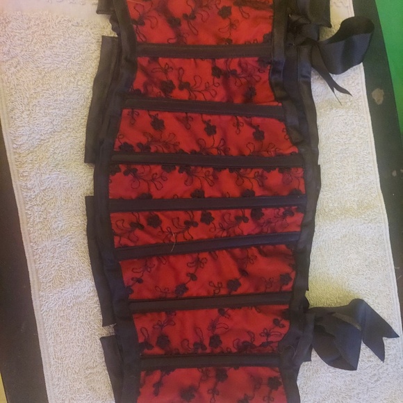 CatherineCoatney Waist clincher Goth - Picture 3 of 3